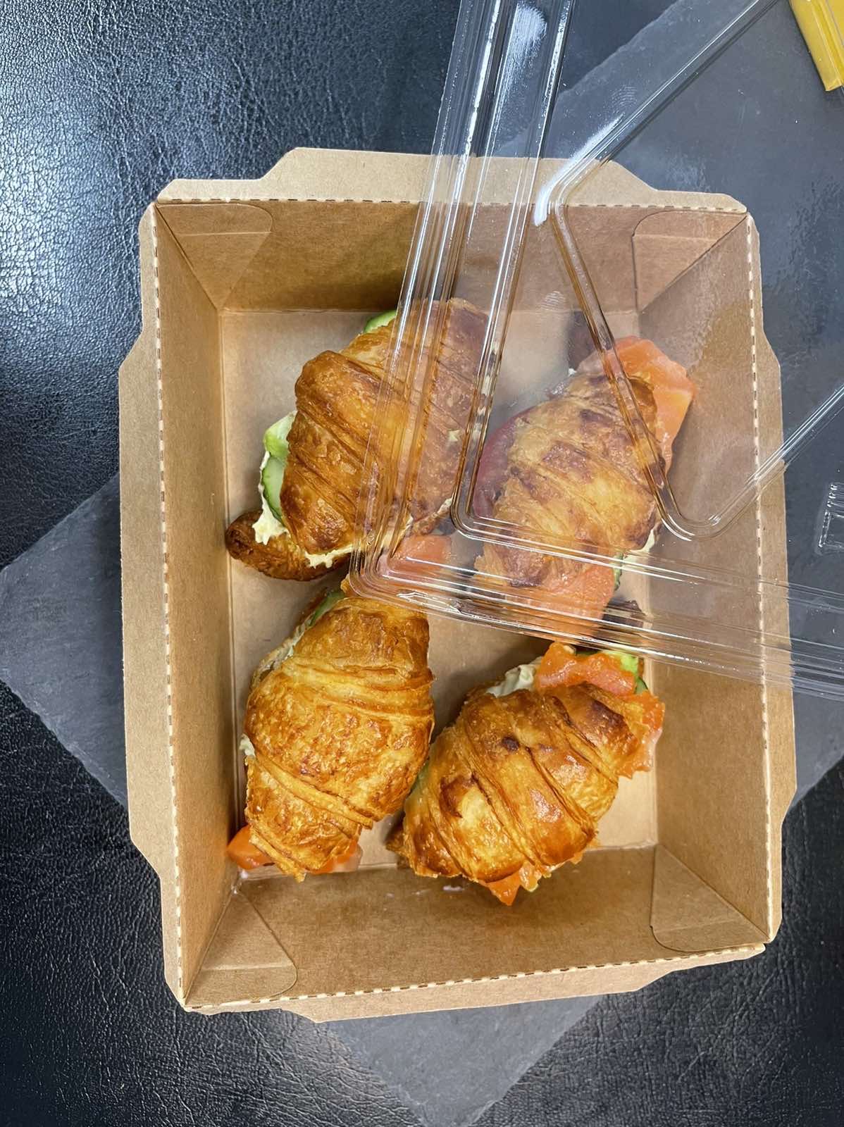 Box de 4 mini croissants garnis à emporter